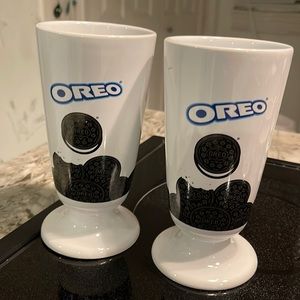 Pair of OREO COOKIE MUGS. EXCELLENT CONDITION. Perfect for Dunkin’ cookies!